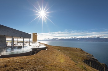 GeoSea - geotermiske bade under en blå islandsk himmel