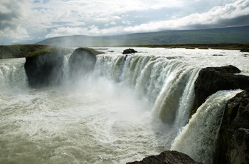 Vandfaldet Godafoss på Island