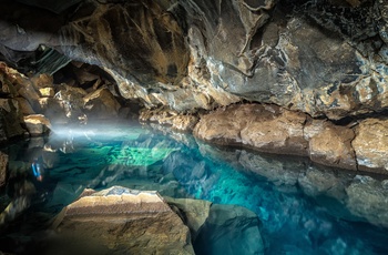 Grjótagjá grotten i Island