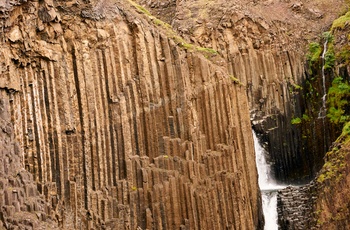 Litlanesfoss - Basaltsøjlernes vandfald i det østlige Island
