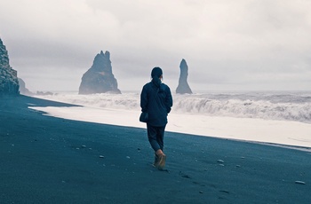 Reynisfjara stranden og klipperne Reynisdrangar, Island