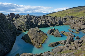 Storurd - naturområde med klipper og damme i det østlige Island