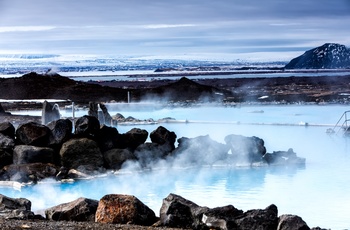 Myvatn Nature Baths varme kilder i klippelandskab, Island