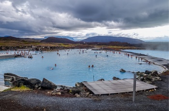 Udsigt over de varme kilder i Myvatn Nature Baths i Island