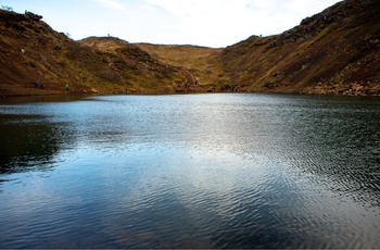 Søen i vulkankrateret Kerid nær Reykjavik, Island