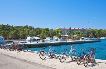 Lille havn på en af Brijuni øerne, Istrien i Kroatien