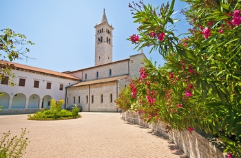 Smuk kirke i Medulin´s centrum, Istrien i Kroatien