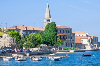 Udsigt til den gamle bydel i kystbyen Porec i Istrien, Kroatien