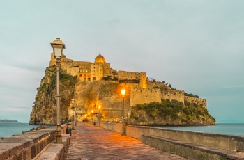 Borgen Castello Aragonese ved øen  Ischia - Italien