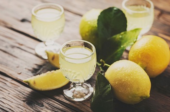 Citronlikøren Limoncello - en italiensk specialitet