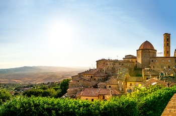 Middelalderbyen Volterra i Toscana