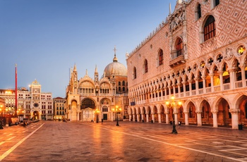 Dogepaladset og Markuskirken i Venedig