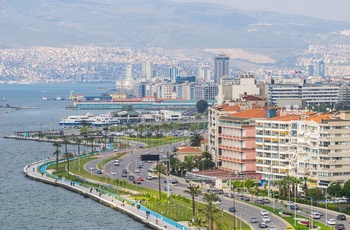 Promenade og vej langs kysten af Izmir - Tyrkiet