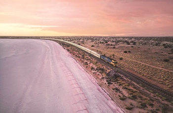 Indian Pacific ved Lake Hart South Australia