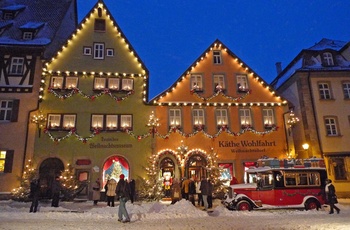 Käthe Wohlfahrt juleverden i Rothenburg ob der Tauber, Sydtyskland © Käthe Wohlfahrt Christmas Village Winter Outside