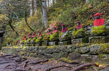 Kanmangafuchi Abyss-kløften med 70 Jizo-statuer - Japan