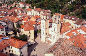 Katedralen i den gamle bydel i Kontor i Montenegro