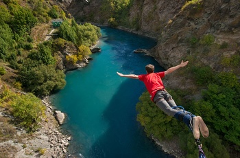 Bungy jumping fra Kawarau Bridge på Sydøen i New Zealand