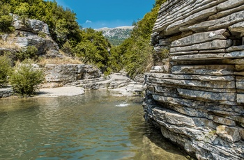 De naturlige pools Kolympythres kendt som Papigo Baths - Grækenland