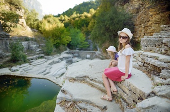 Søskende ved Kolympythres eller Papigo Baths - Grækenland