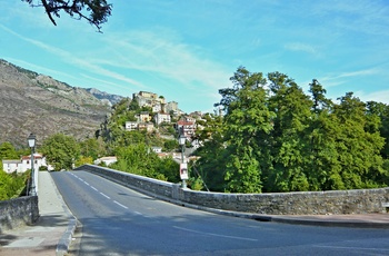 Vej mod bjerglandsbyen Corte på Korsika, Frankrig