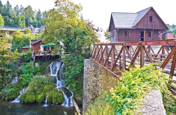 Rastoke der er kendt for vandmøller og Korana floden - Kroatien