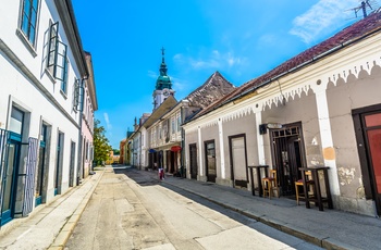Smal gade i renæssancebyen Karlovac centrum , Kroatien