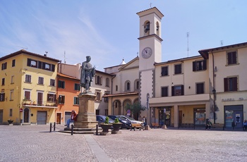 Piazza Giotto ikunstnerbyen Vicchio i Toscana - Italien