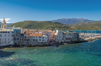 Kystbyen Saint-Florent på Korsika. Frankrig