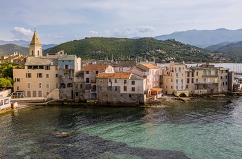 Kystbyen landsbyen Saint-Florent på Korsika, Frankrig