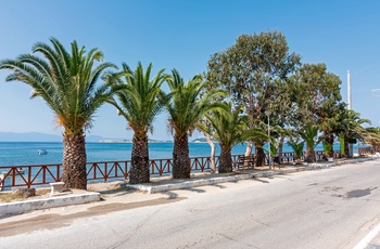 Kystvej i kystbyen Ouranoupoli på Halkidiki - Grækenland