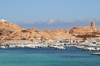 Havn i L'Ile Rousse, Korsika, Frankrig