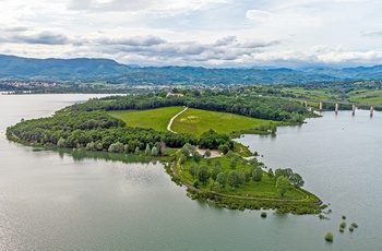 Luftfoto af Lago di Bilancino i Toscana - Italien