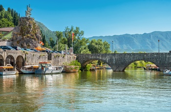 Landsbyen Virpazar ved Skadarsøen i Montenegro