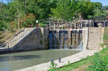 Sluse langs Canal du Midi, Languedoc-Roussillon, Frankrig