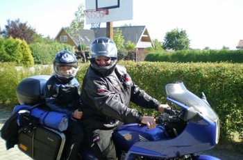 Lars med datter på sin Honda - MC-rejsespecialist i Lyngby