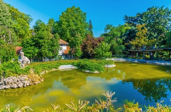 Sommerstemning i Jardim da Estrela, Lissabon