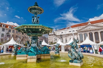 Springvandet på Rossio Pladsen i Lissabon
