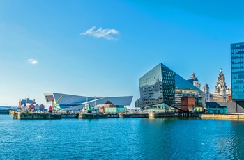 Havnefronten Albert Dock i Liverpool, England