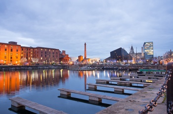 Havnefronten Albert Dock i Liverpool, England