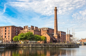 Havnefronten Albert Dock i Liverpool, England