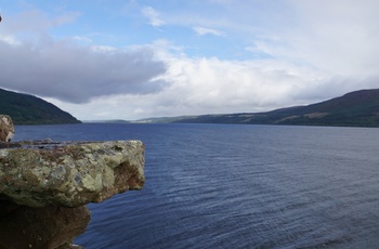 Fra det ene tårn, kan man se langt ud over Loch Ness, og måske spotte uhyret?