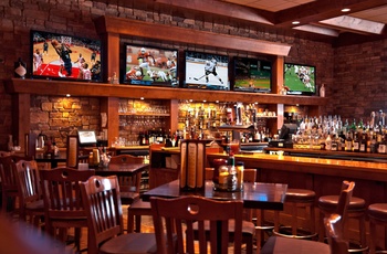 Oggie's Sports Bar and Grille, Lodge at Deadwood, SD