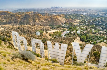 Hollywood skiltet set bagfra, Los Angeles i USA
