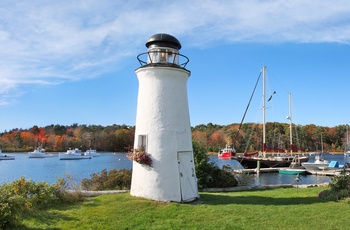 Fyrtårn i kystbyen Kennebunkport i Maine, USA