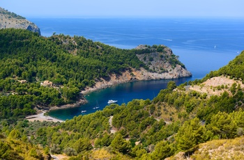 Udsigt til stranden Cala Tuent på Mallorca