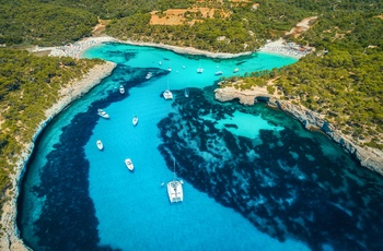 Udsigt til 2 strande i Cala Mondrago naturreservatet på Mallorca - Spanien