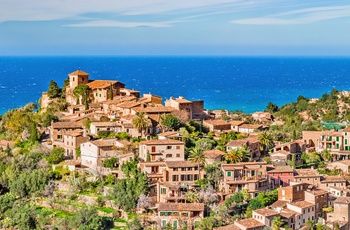 Udsigt til bjergbyen Deia på Mallorca