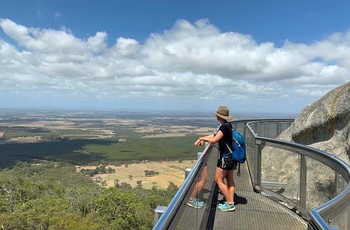 Maira på Granit Skywalk I Porongurup Syd Vest Australien - Rejsespecialist i Vejle