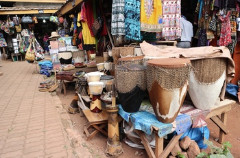 Marked med souvenir i Kampala - hovedstaden i Uganda